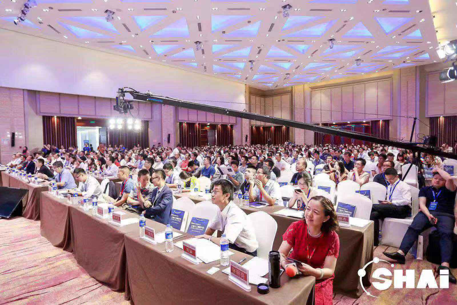 2019上海人工智能大会召开：精英齐聚，共讨AI领域新技术与新方向