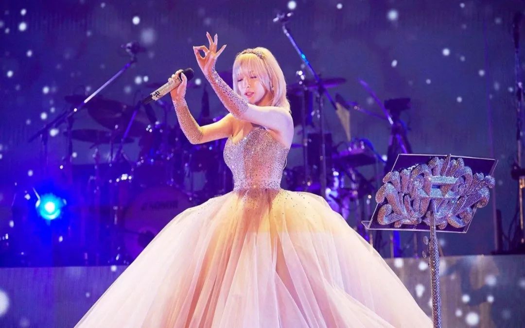 「钛媒体」日本音乐产业的双重困境：实体持续下滑，数字增长缓慢