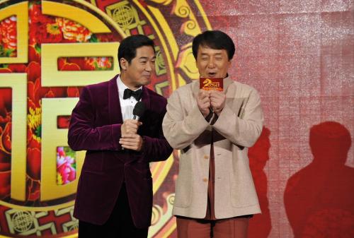 「会火」64岁张国立每天工作18个小时，是热爱工作，还是被协议拖累