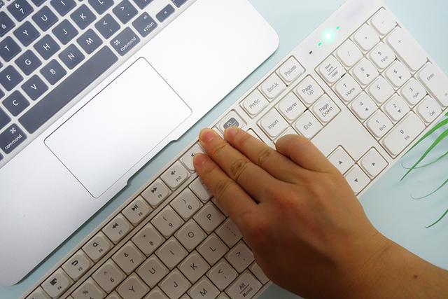 双系统,极简风!米物无线办公键鼠套装体验