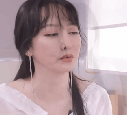 她的脸怎么越来越网红了…