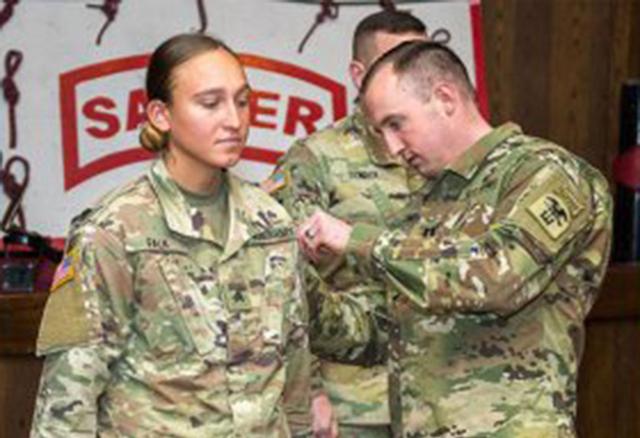 美军首位女工兵,这是美军向女兵开放所有作战岗位结出的硕果