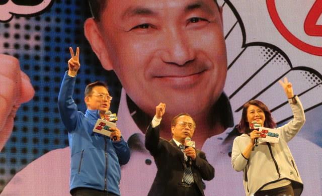 任郭台铭副手?侯友宜说二哥侯明锋还是当医生好啦