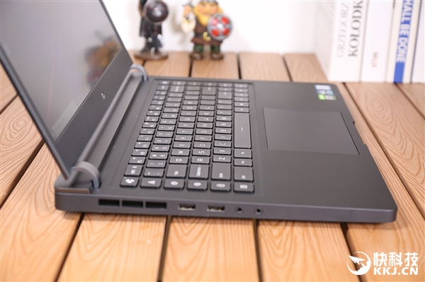 顶配i7+144Hz！小米游戏本2019款图赏