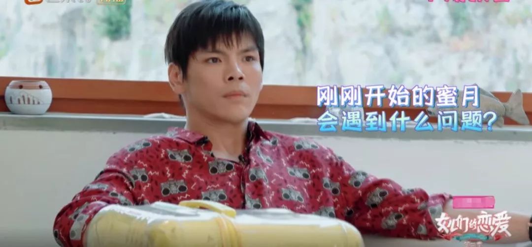 「不八卦会死星人」刚结婚就冷暴力？郭碧婷车内大哭，向佐黑脸不理睬