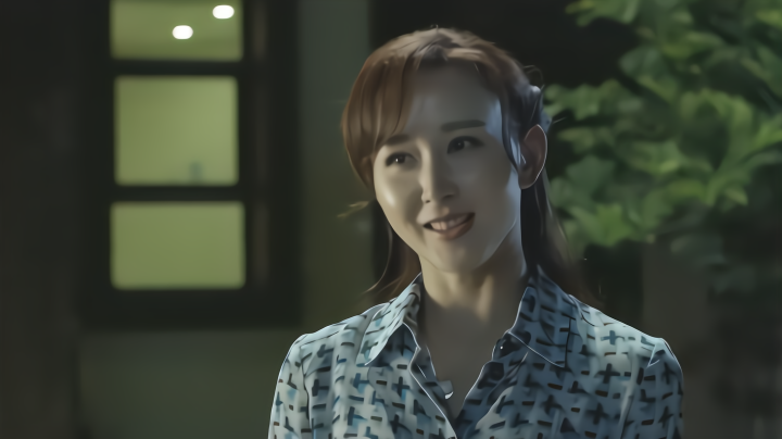 陈清泉表示想学外语,旁边的高小琴一听,眼神瞬