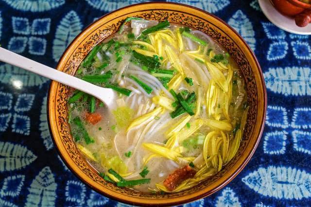 云南人用鲜花做成美食菜，好看又好吃