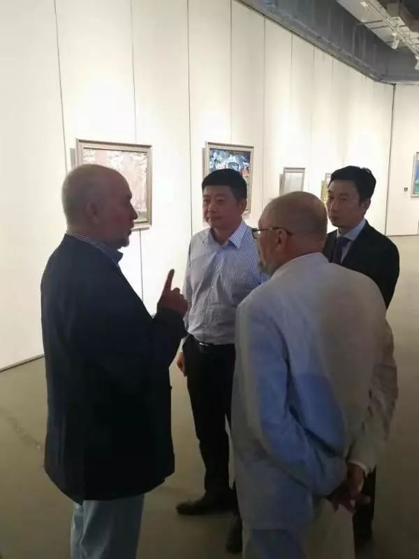 省委人才发展局局长张应端及相关人员和俄罗斯功勋艺术家亚历山大