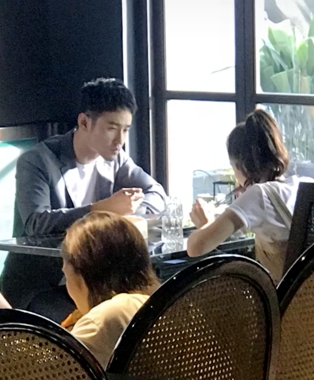 阮经天宋祖儿被曝“叔侄恋”后，又被网友拍到在餐厅单独约会？