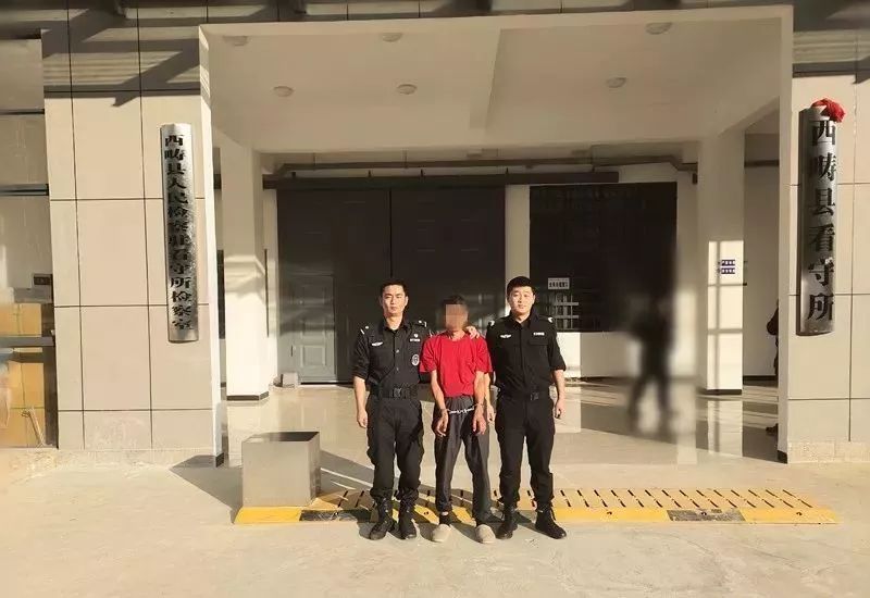 野兽!西畴1男子殴打85岁的父亲