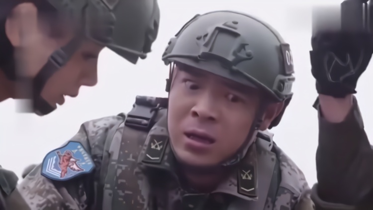 霹雳火:女儿把男生给打了,特种兵老爸听后,赶紧去学校