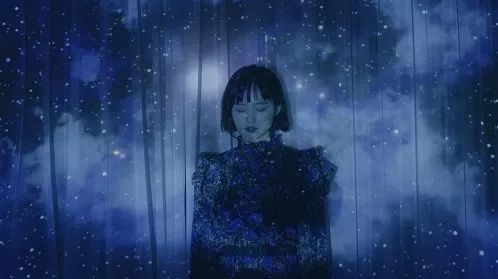 第一个出柜的女爱豆？！公开示爱女友后，她被扒出了校园霸凌的黑历史…