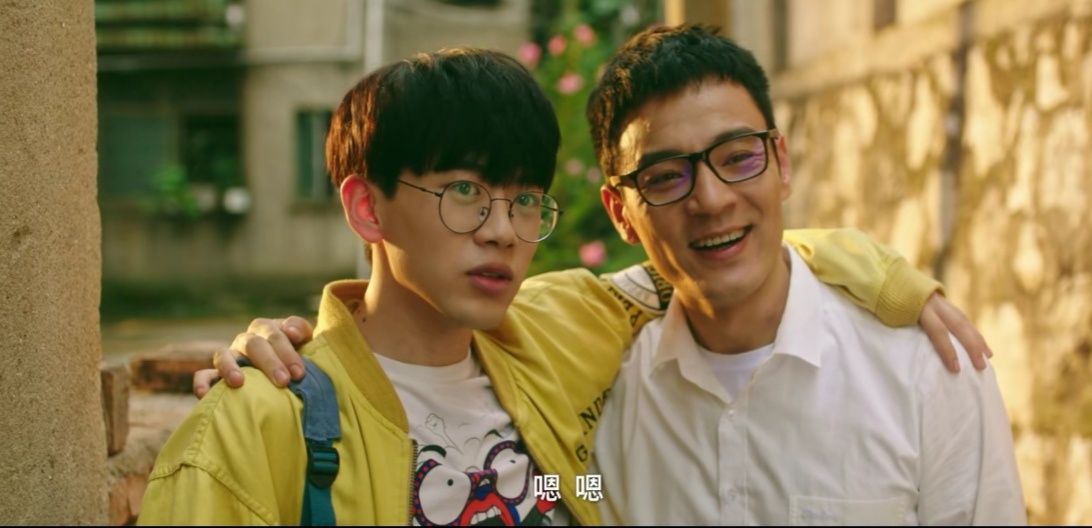 李光洁迎来了事业巅峰，接连几部戏都很火，这回还变成了费启鸣