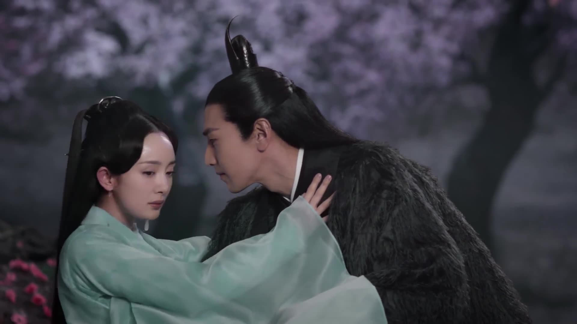三生三世:夜华本以为素素回来了,谁知却是白浅在戏耍他呢
