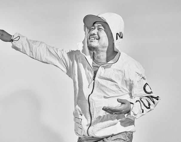 一张纸做成的黑科技机能服，好看哭了