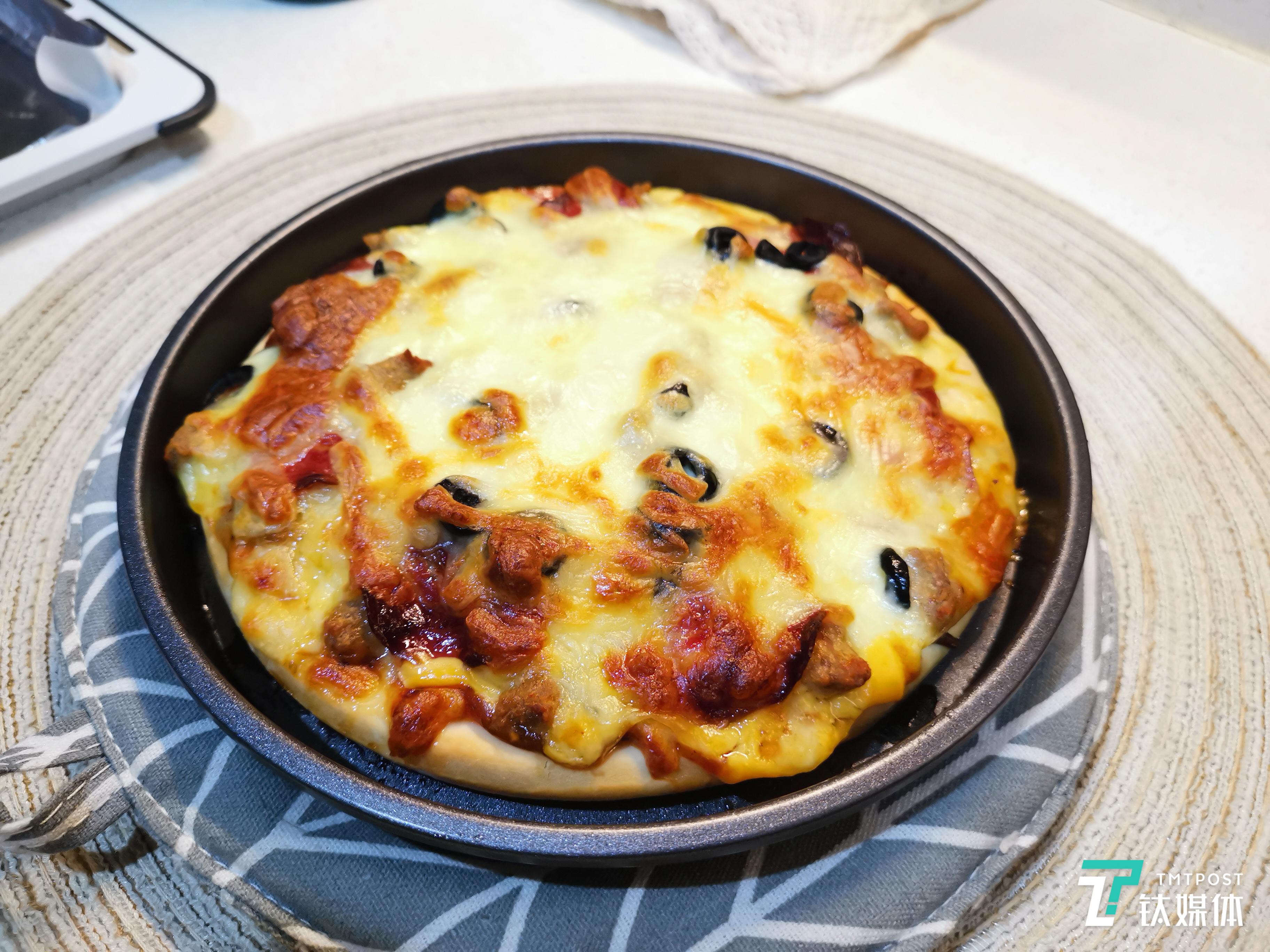 [钛媒体]有一台会自拍的TOKIT智能电烤箱都能做什么？| 钛度实验室