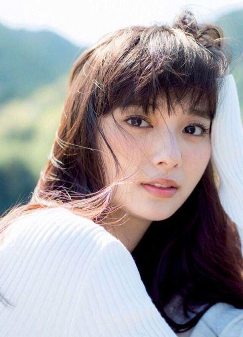 少女漫情节成真！日本女星倒追大龄巴士司机3年，没婚戒就接受求婚