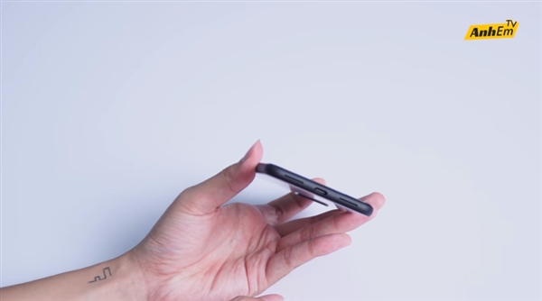iPhone 11劲敌 谷歌Pixel 4 XL上手：外形/配置无悬念