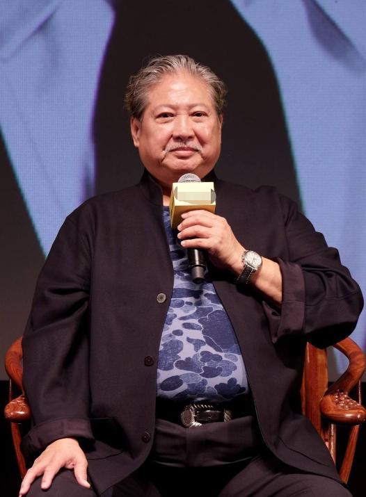 佘诗曼与“七魔女”成员共庆圣诞，全场只有她单身编辑：奇趣网发布：2019-12-26 01:01:13