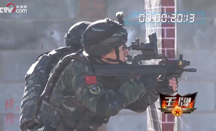 △ 有需求,啊不,是有钱的部队会定制小握把,比如说从不缺钱的猎鹰……