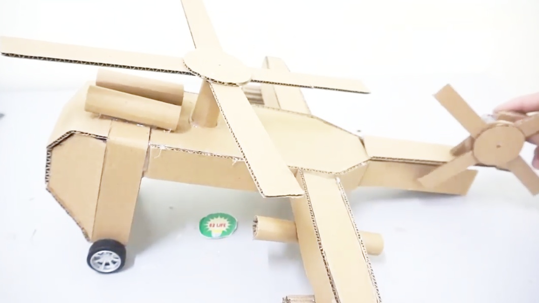 手工diy创意:纸壳制作直升机模型,设计者真是太有才了