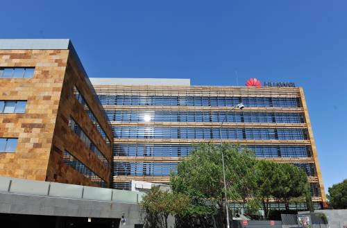 「参考消息」可将5G技术独家授权给美企 任正非：因为美国没有