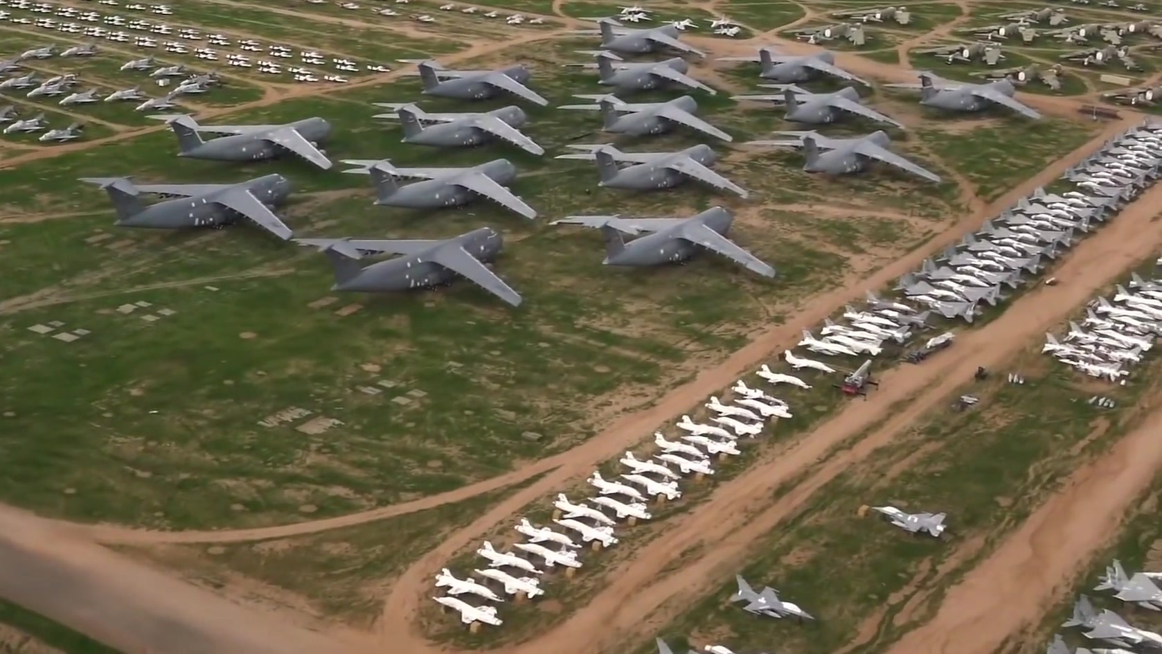 停放着5000架飞机,航拍美国戴维斯蒙森空军基地