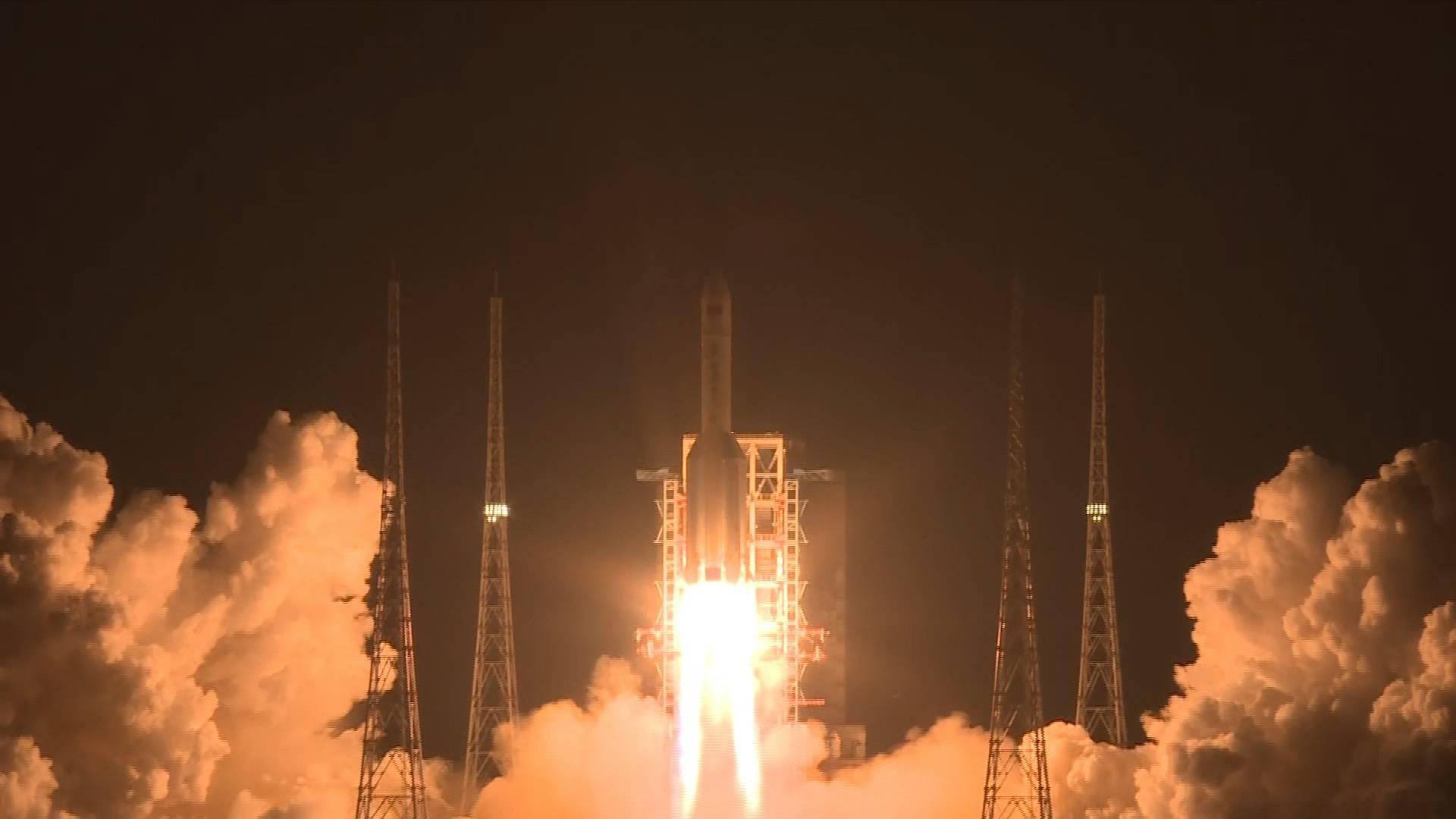 “胖五”归来！长征五号运载火箭成功发射实践二十号卫星