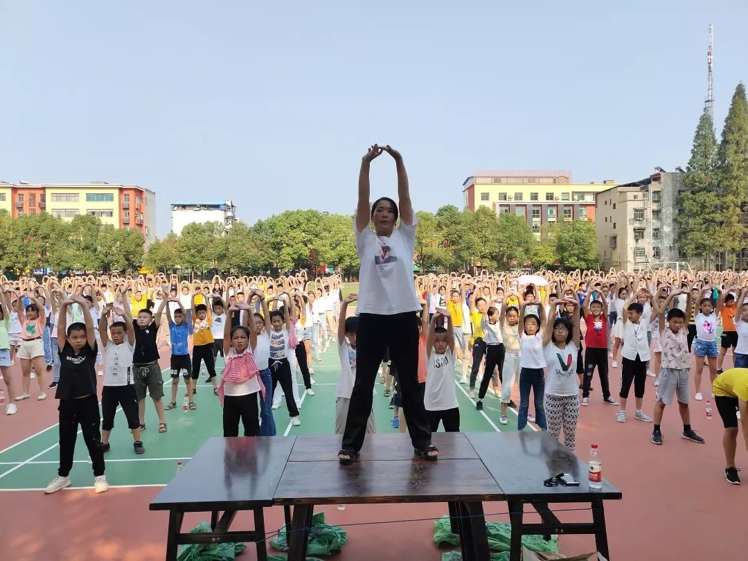 安乡县深柳中学2019级七年级新生入学教育活动