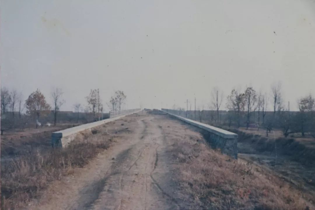 80年代的乡村土路