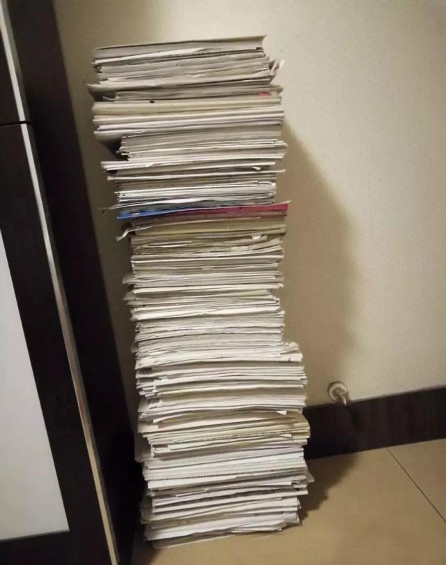 你的小学到高中学碎了多少试卷,书,笔?7张照片让你热泪盈眶