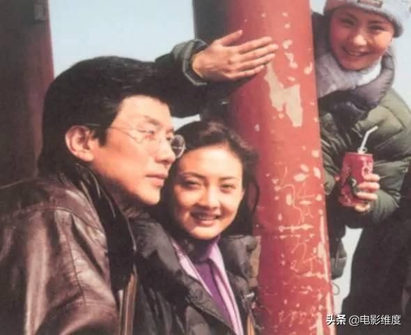 46岁牛莉嫁给圈外富豪，结婚22年恩爱如初