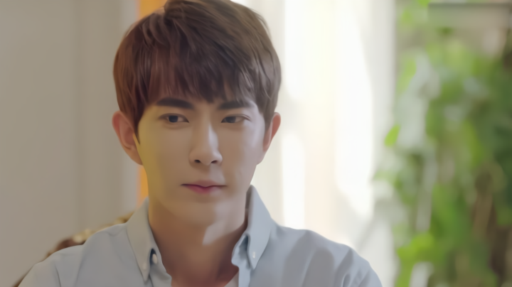 妹妹被老妈教训受委屈,下秒宠妹狂魔哥哥维护