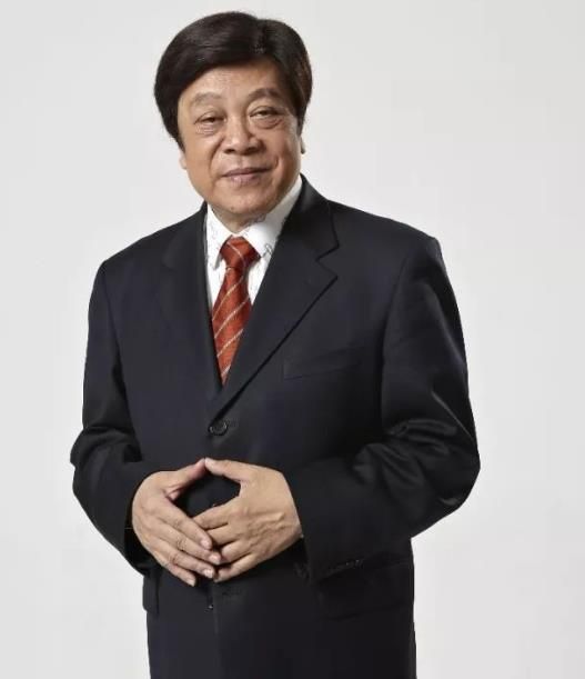 [一床情书]康辉20年前旧照帅到飞起！七大央视名嘴今昔对比，个个都是神颜