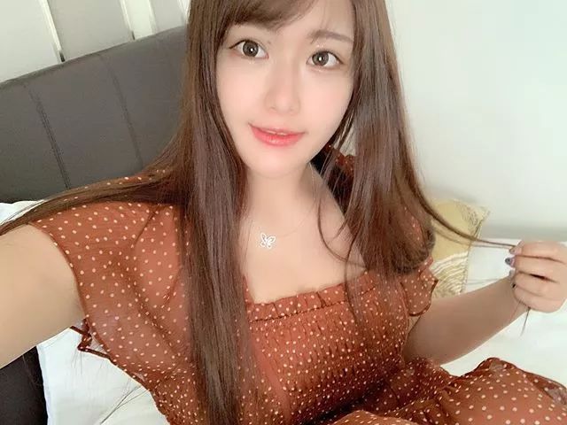 照骗奔现有多可怕？看过真人后粉丝说想把她的写真烧掉！