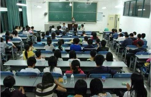 见证40年 | 课桌椅变形记