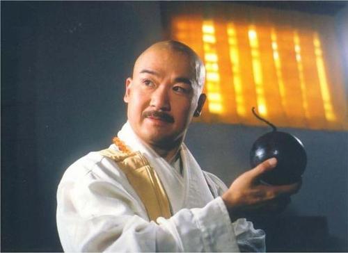 「会火」64岁张国立每天工作18个小时，是热爱工作，还是被协议拖累