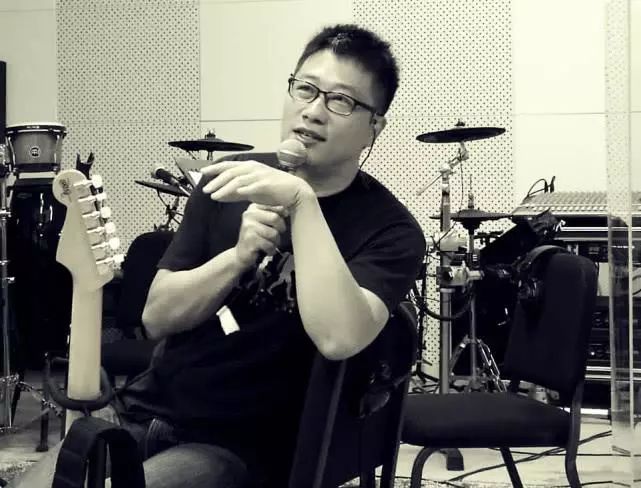 [好丹]著名音乐人江建民病危，爱妻胡杨林嚎啕痛哭发长文祈福