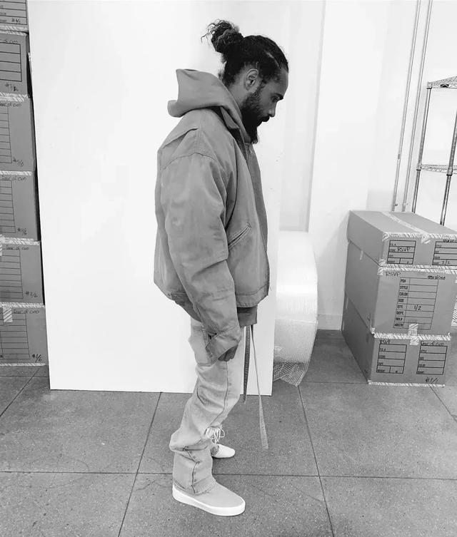 来聊一聊穿 FEAR OF GOD 的高街男孩