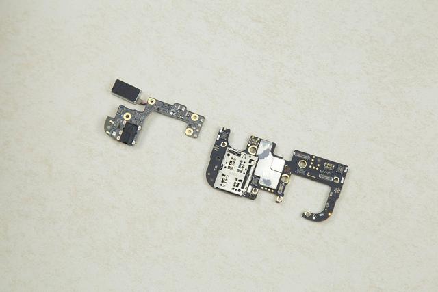 rog游戏手机2拆解vs黑鲨2 pro:散热无情被吊打,马达配置没法比