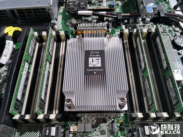 AMD二代霄龙秀肌肉：庞大软硬件生态集中演示
