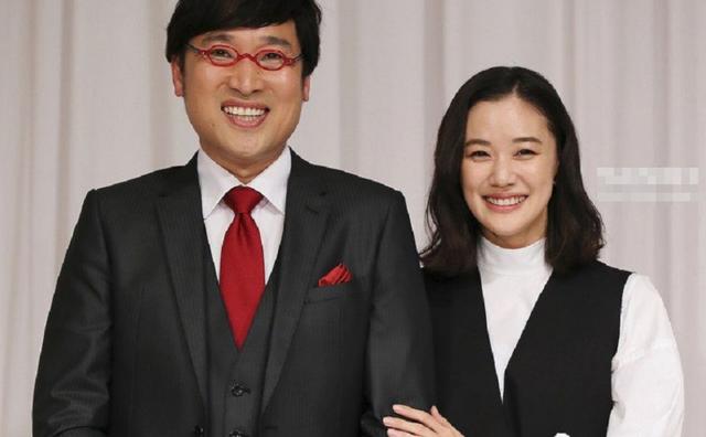 少女漫情节成真！日本女星倒追大龄巴士司机3年，没婚戒就接受求婚