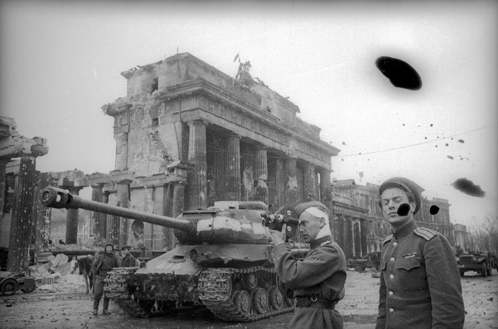 1945年5月苏军攻克柏林 真实的历史照片满是污渍 却如此真实