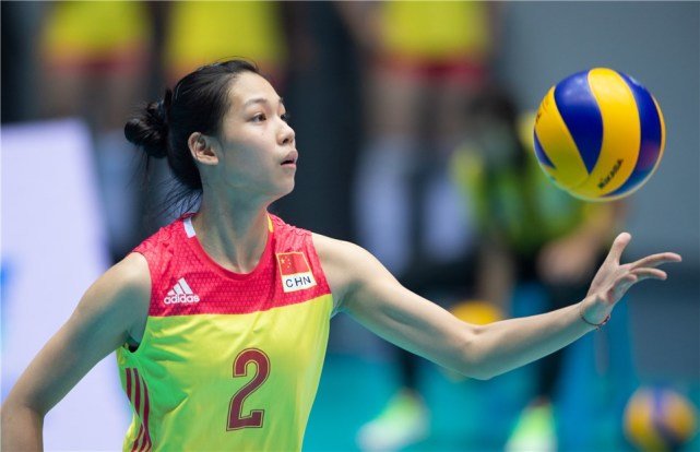 疯狂!4场3-0取小组头名,U18女排已露夺冠獠牙,双核神勇无敌