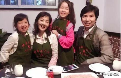 46岁牛莉嫁给圈外富豪，结婚22年恩爱如初