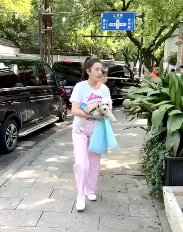 阮经天宋祖儿被曝“叔侄恋”后，又被网友拍到在餐厅单独约会？