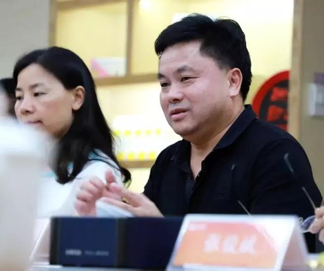 普宁市副市长蔡桂君、普宁二中校长温俊义一行到访康芝集团