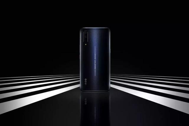 5G 赛道，没有弯道超车