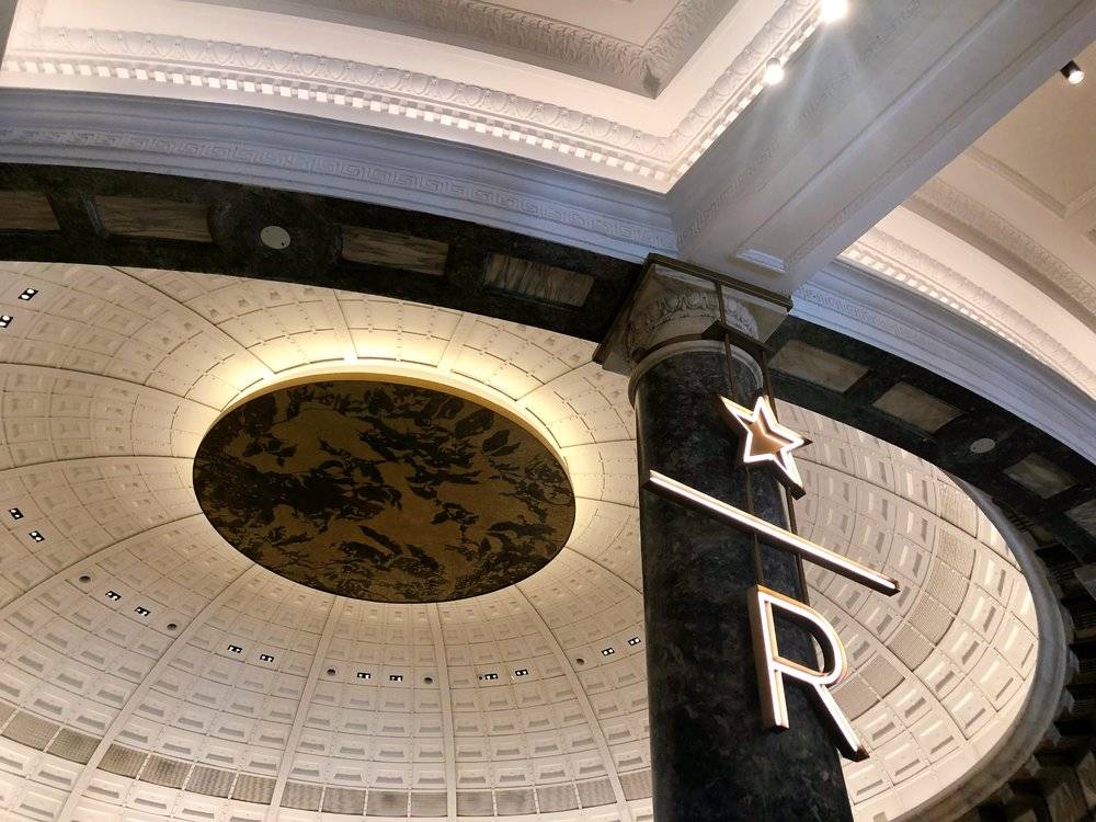 打开100年前的银行金库大门，欢迎来到星巴克
