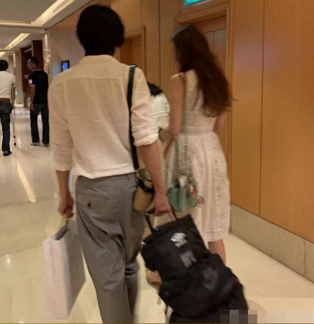 Akira飞台北夜会林志玲，为中秋晚会做准备献出夫妻处女秀